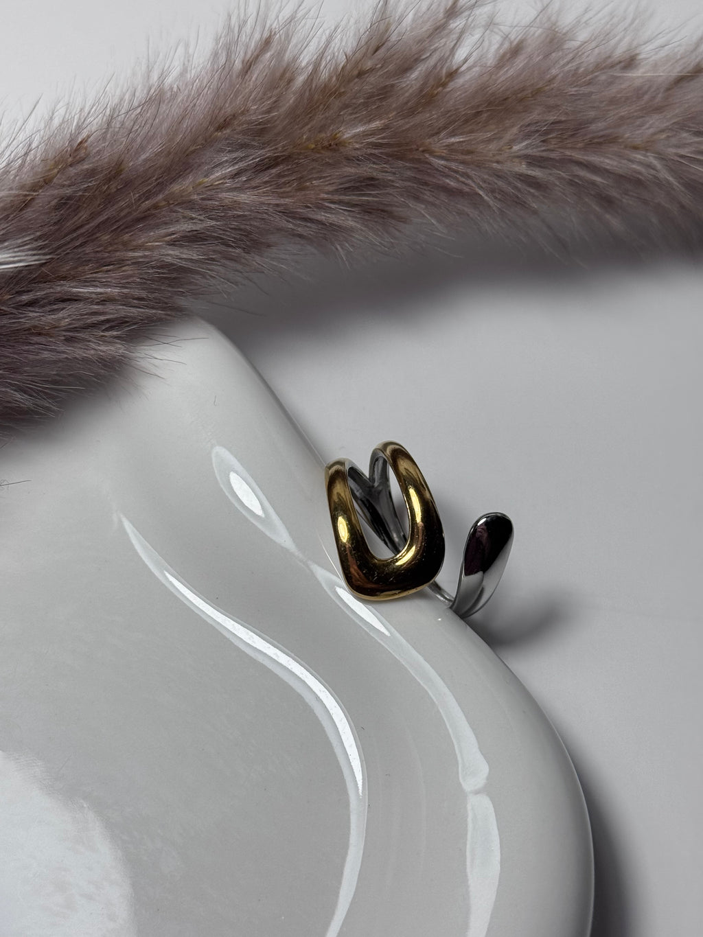 Bold Curve Ring