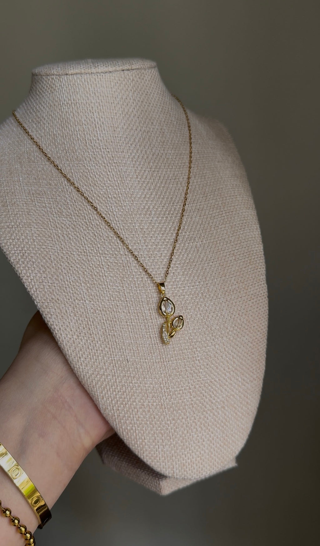 Tulipán Necklaces