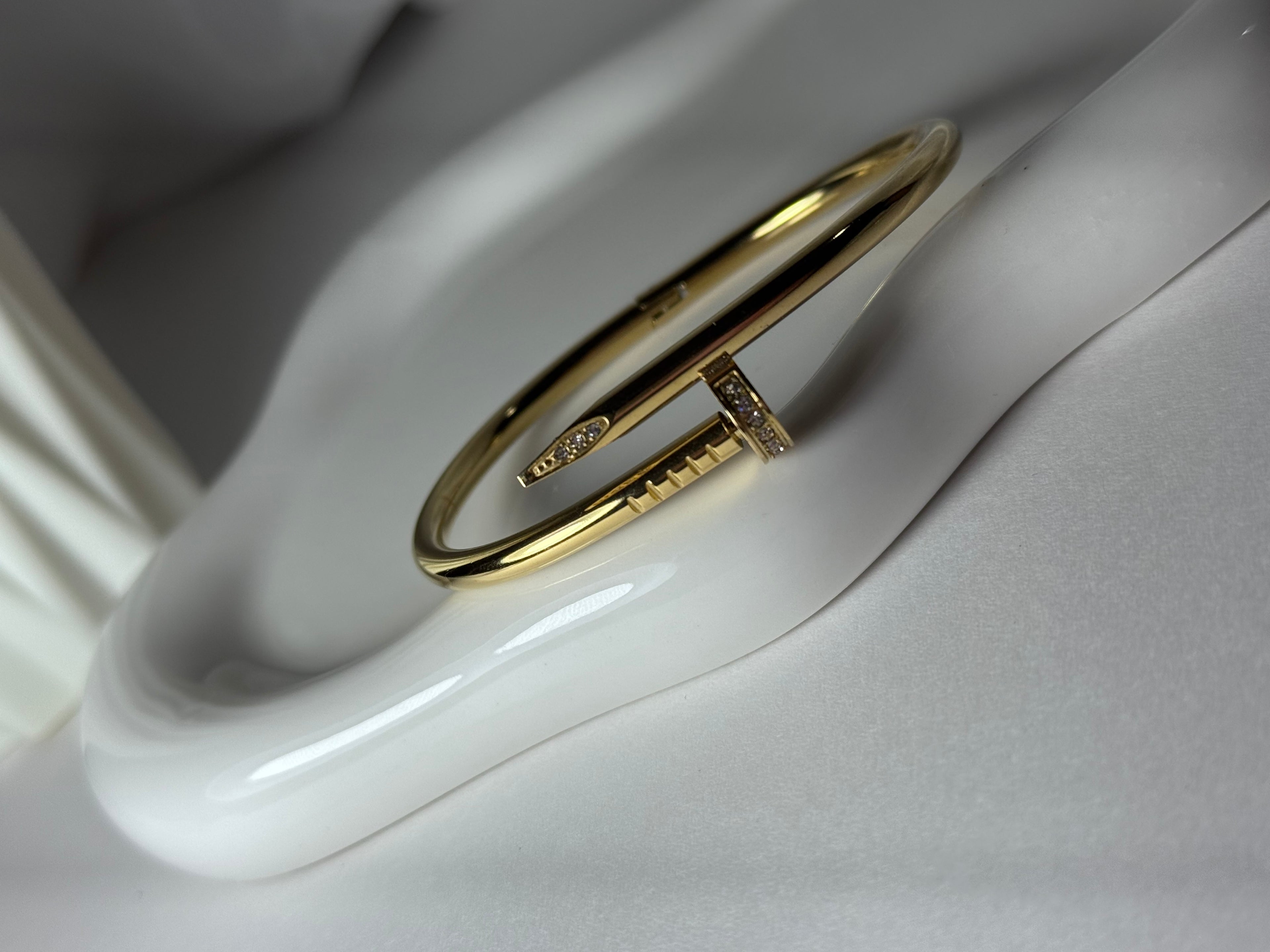 Clavo Dorado